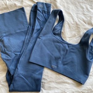 SET ACTIVE TOP AND BOTTOMS xs bottom small top in blue
